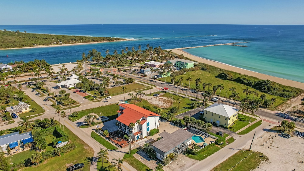 The Royal Inn Beach Hotel Hutchinson Island 60/66