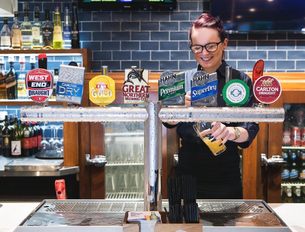Hendon Hotel 35/50