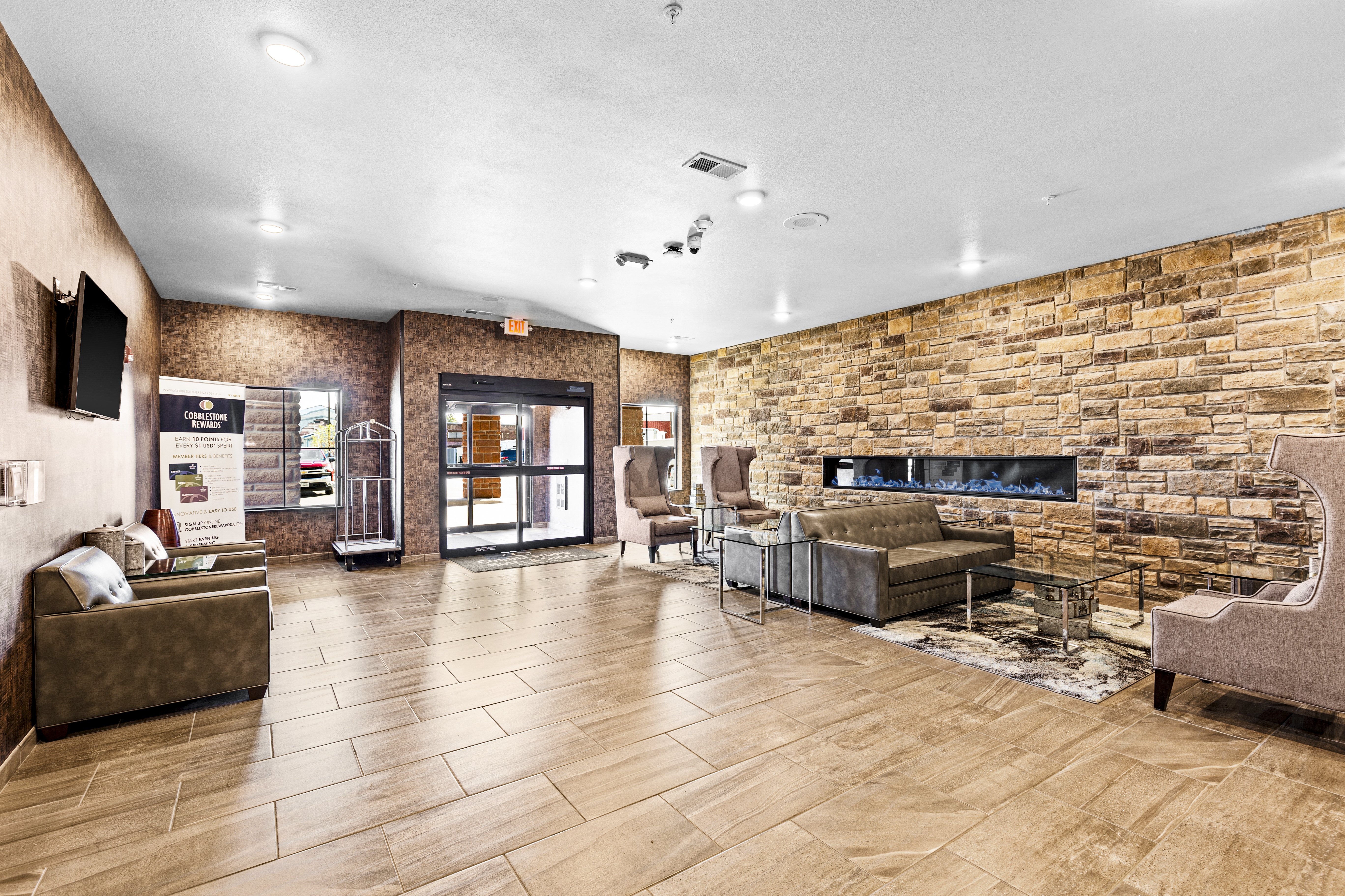 Cobblestone Hotel & Suites - Superior Duluth 7/50