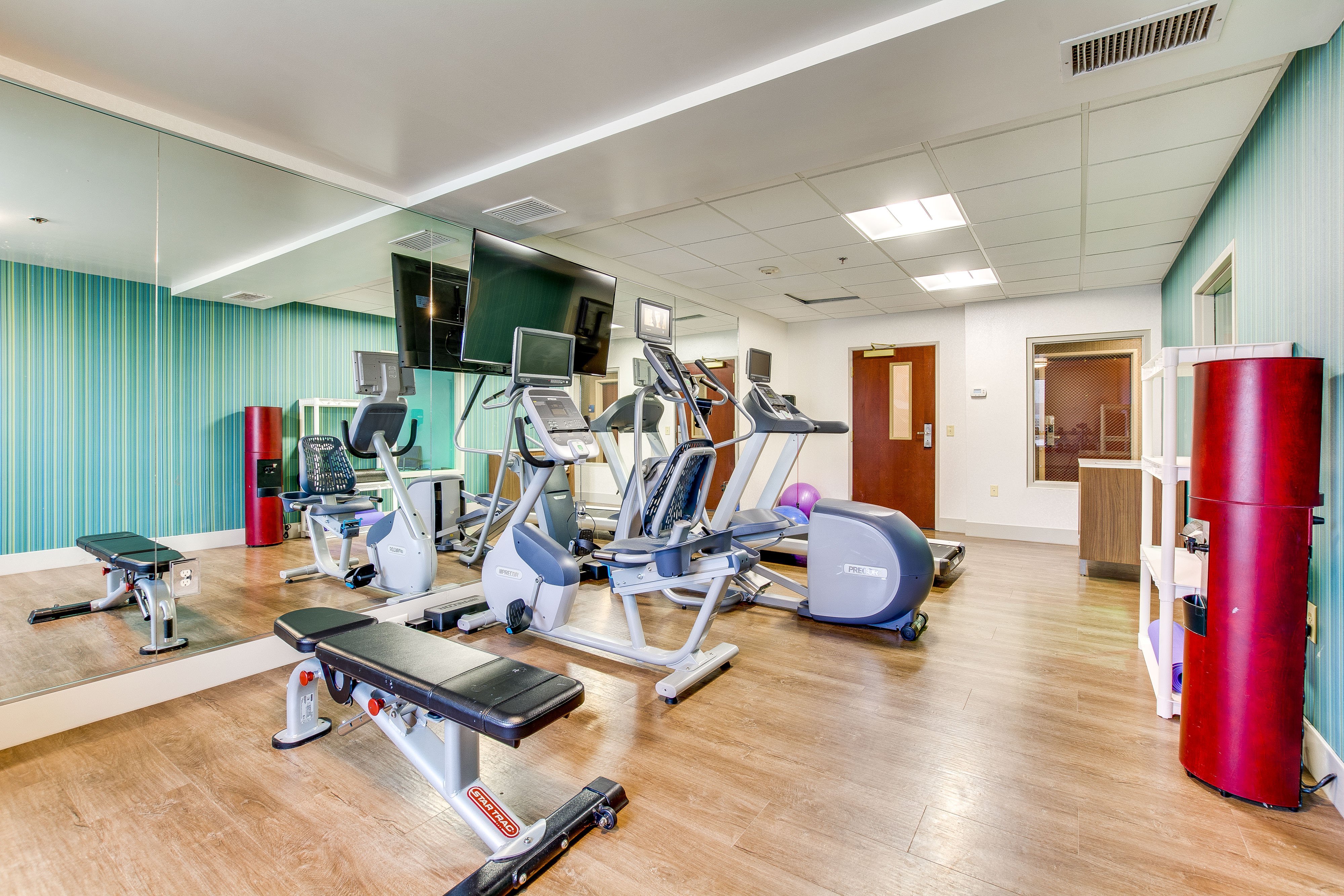 Holiday Inn Express Vincennes 31/54