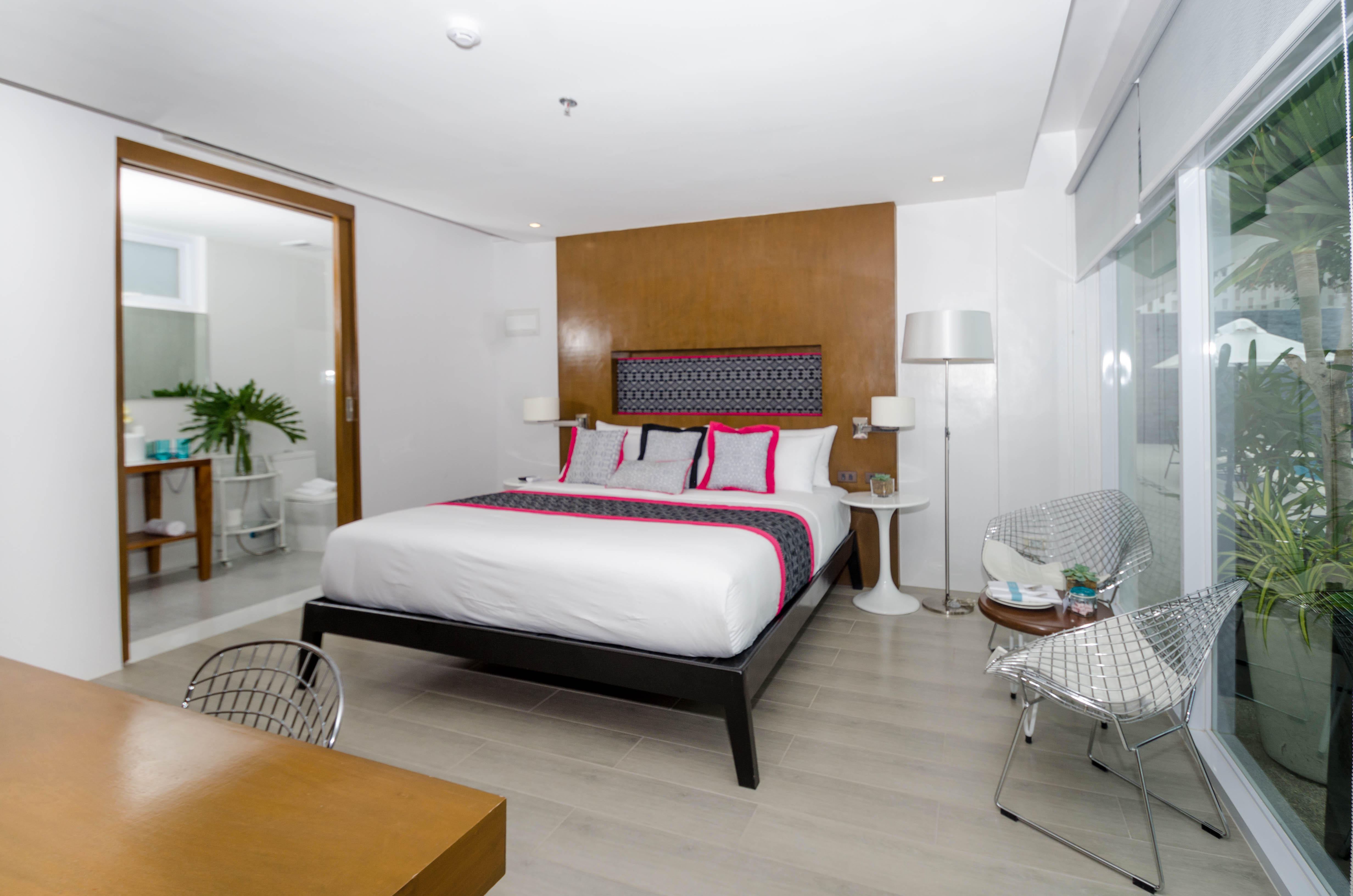 1 BEDROOM, DELUXE