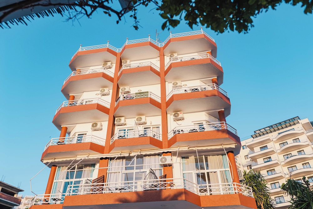Hotel Saranda 4/79