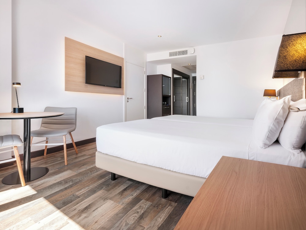 غرفة سوبيريور بسرير مزدوج بإطلالة على البحر، Hotel Cadiz Paseo Del Mar Affiliated By Melia 3/10