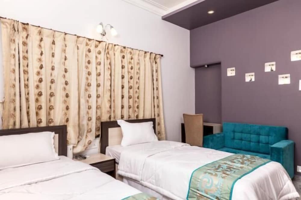 Simi International - The Imperial Guest House 6/20
