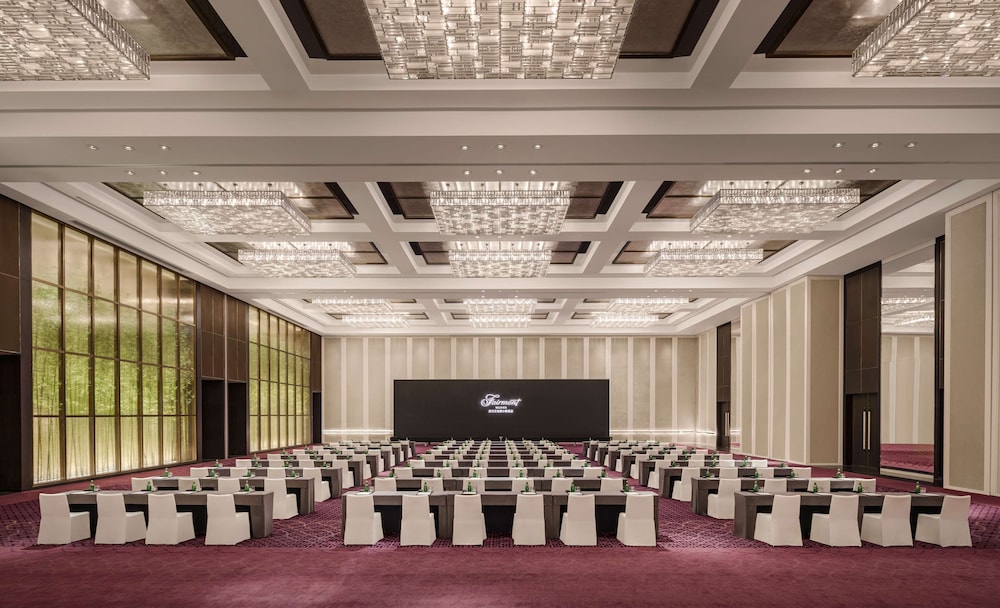 Fairmont Wuhan 62/67