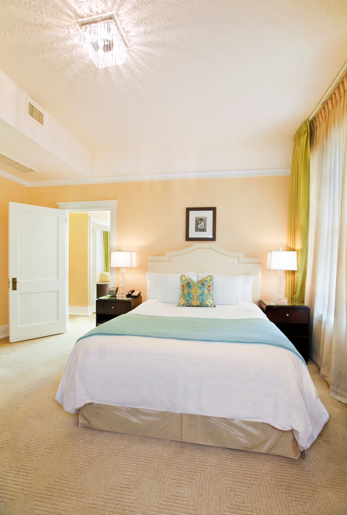 PREMIER, SUITE, QUEEN BED