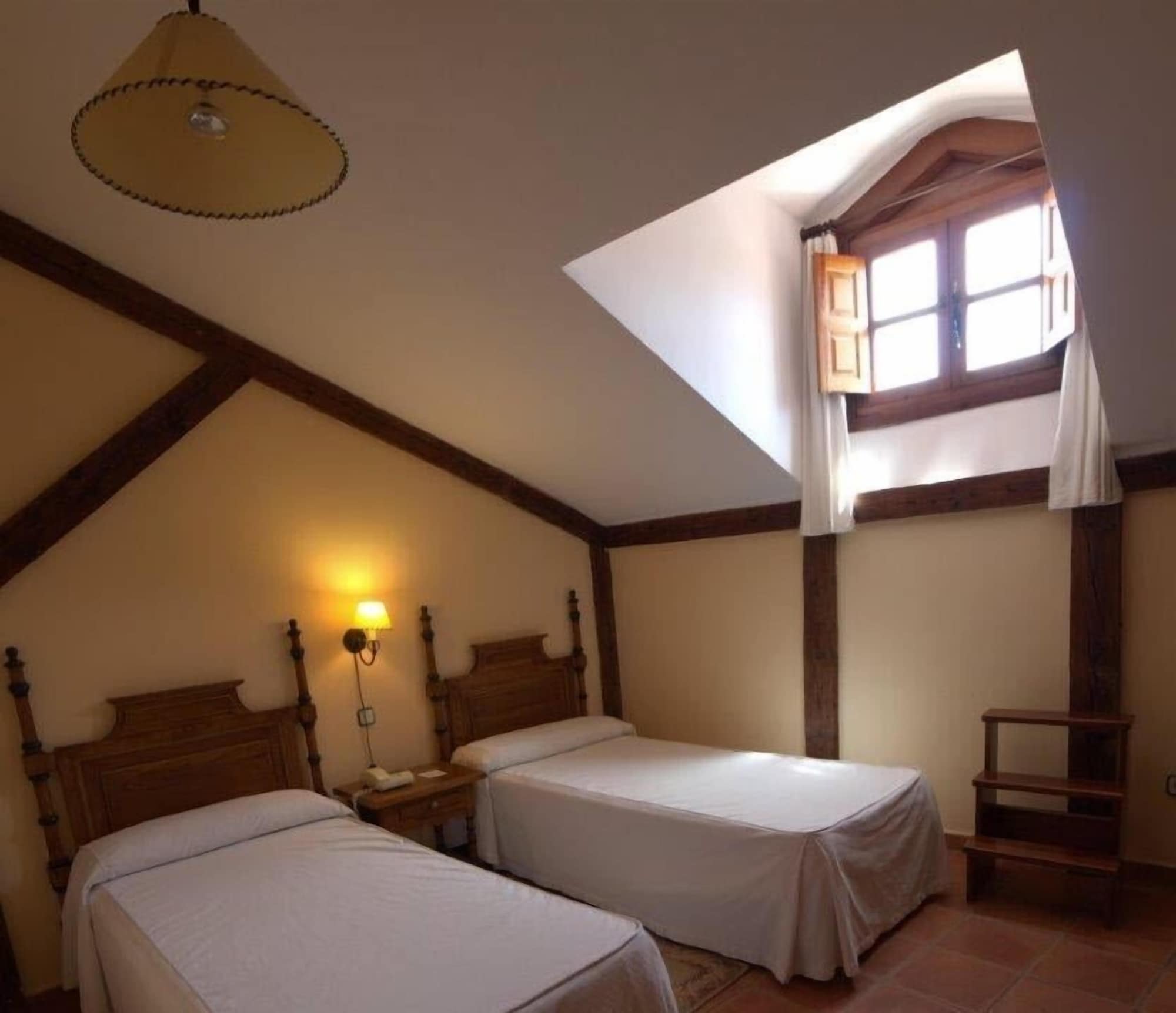Room, Twin Beds
