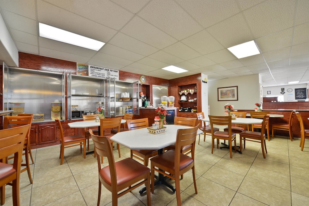 Americas Best Value Inn Marion IL 33/35