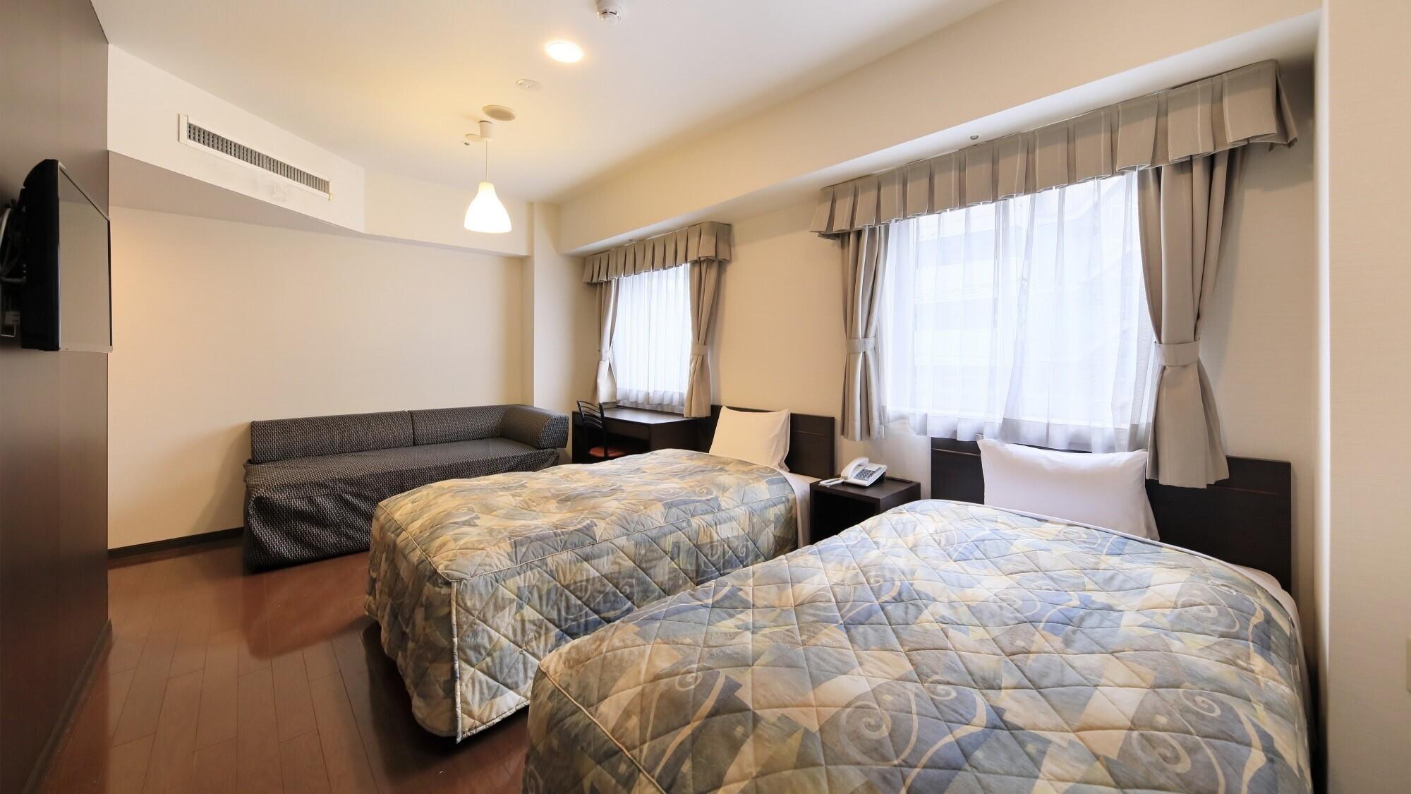 Executive, Twin Beds, Mountain Side