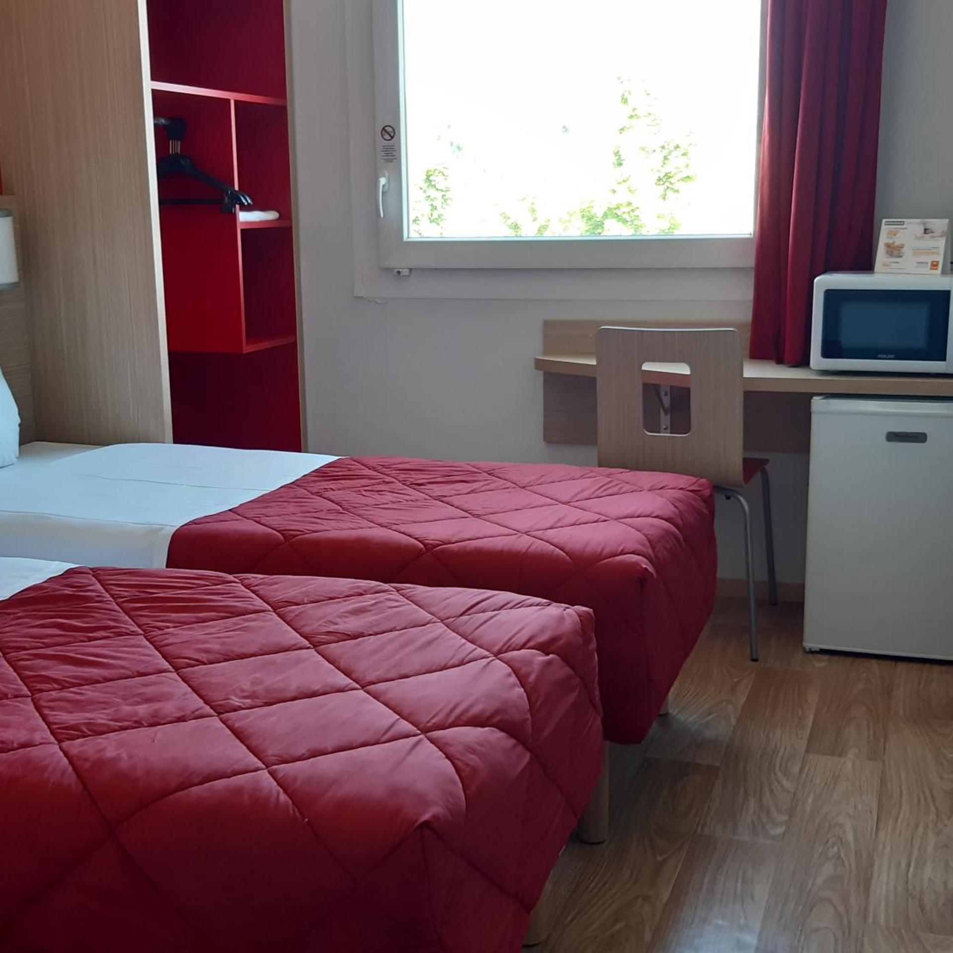 Plus, Comfort, Twin Beds