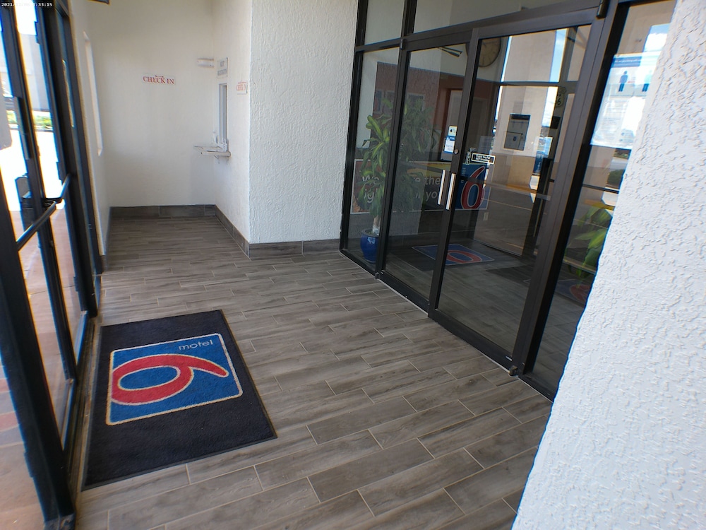 Motel6 Winslow, AZ 8/60