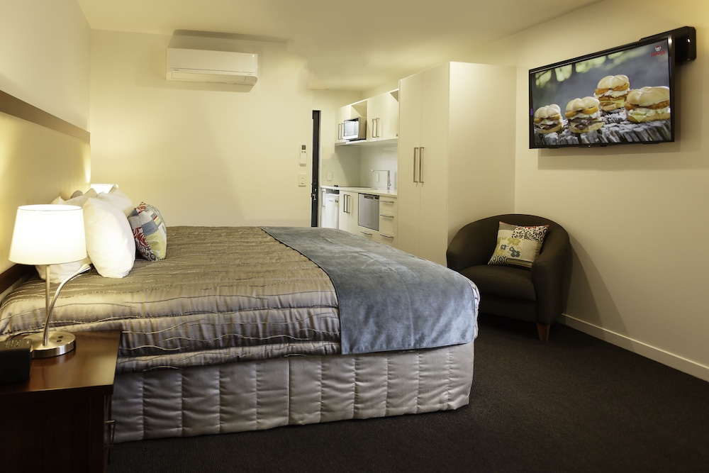 Delorenzo S Studio Apartments 14/72
