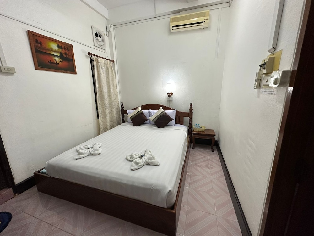 Rattana Guesthouse 5/18