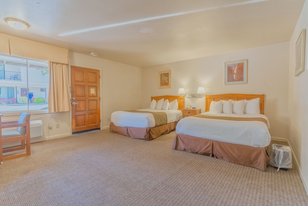 Mariposa Lodge 22/47