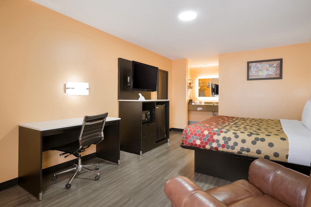 Econo Lodge Ripley 24/30