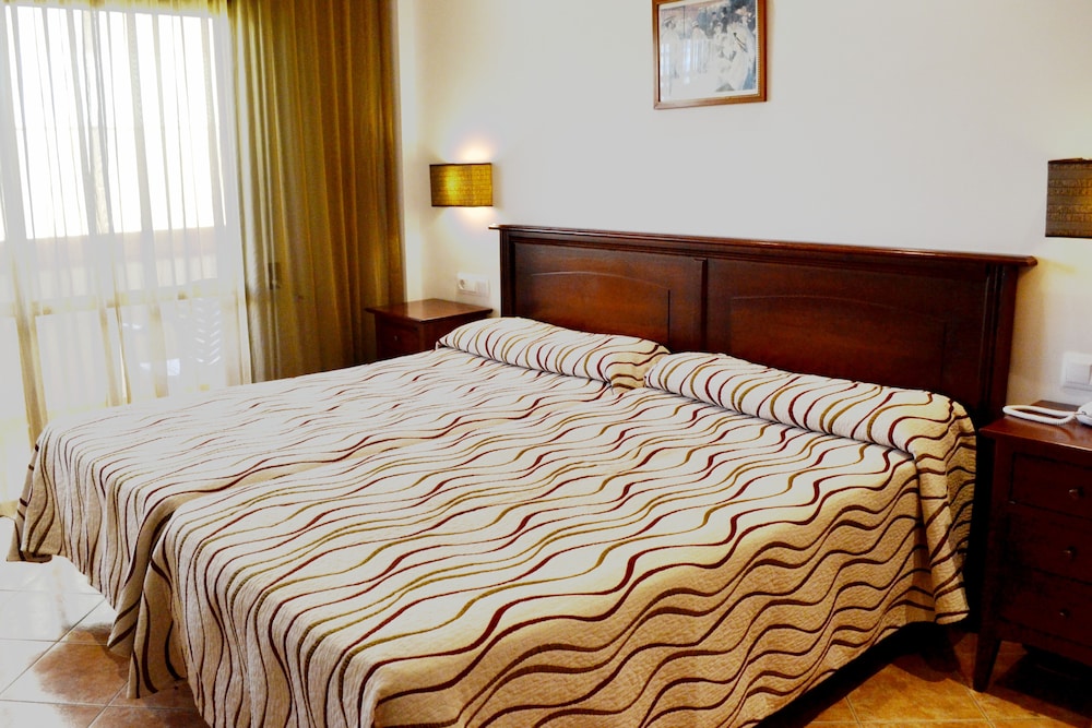 Tarik Hotel 10/63