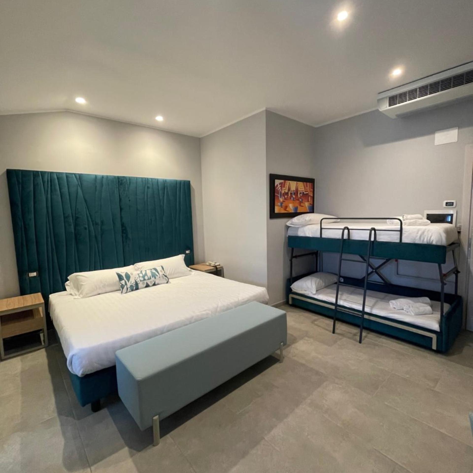 غرفة كومفورت رباعية، Sant Elia Hotel 2/7