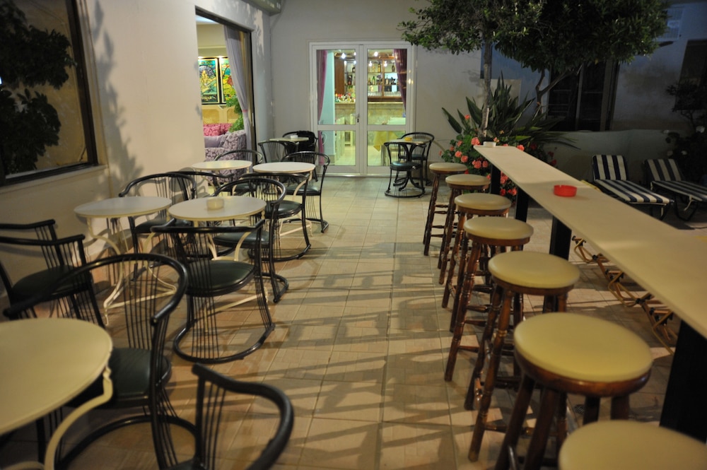 Anseli Hotel Apartments and Studios 16/33