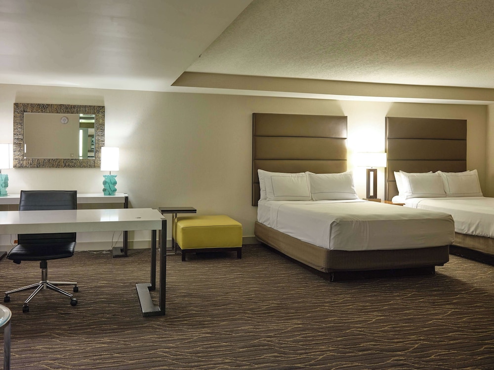 Junior Suite, 2 Queen Beds