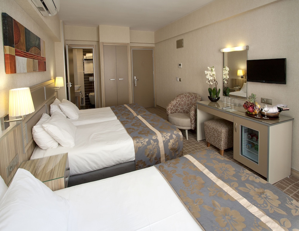 Nanda Hotel 9/63