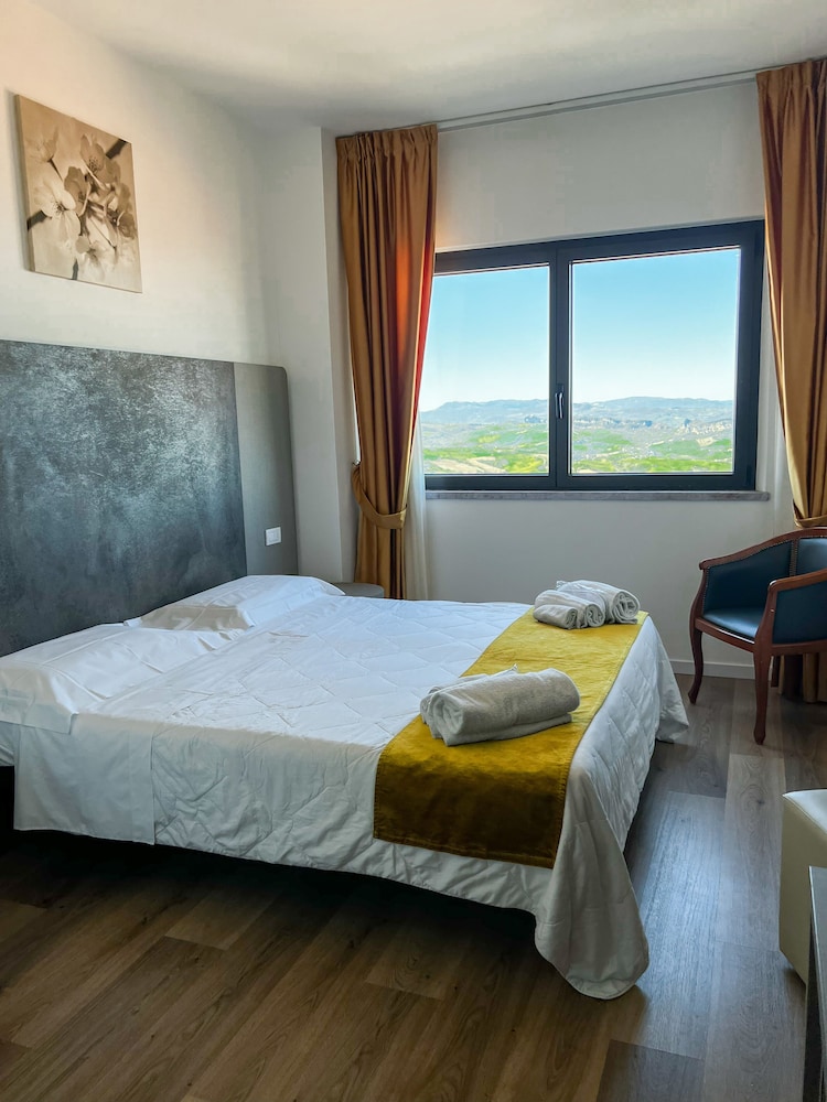Hotel Joli 29/68