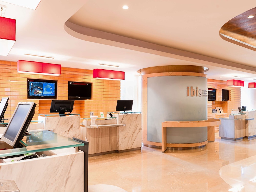 Ibis Hong Kong Central & Sheung Wan Hotel 9/65