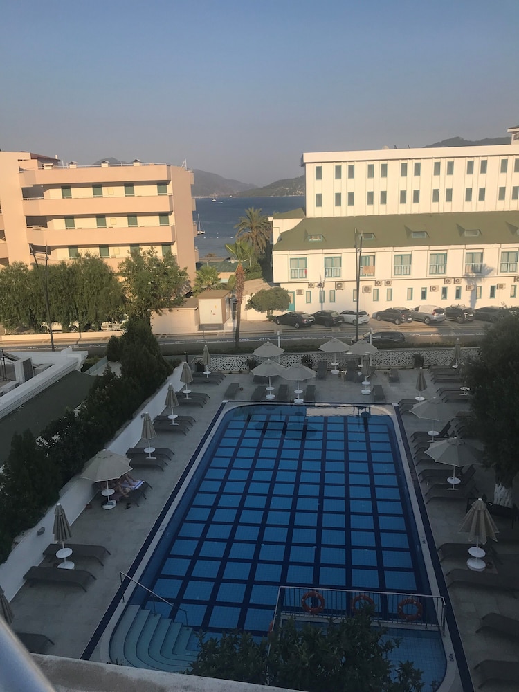 Adler Hotel 3/46