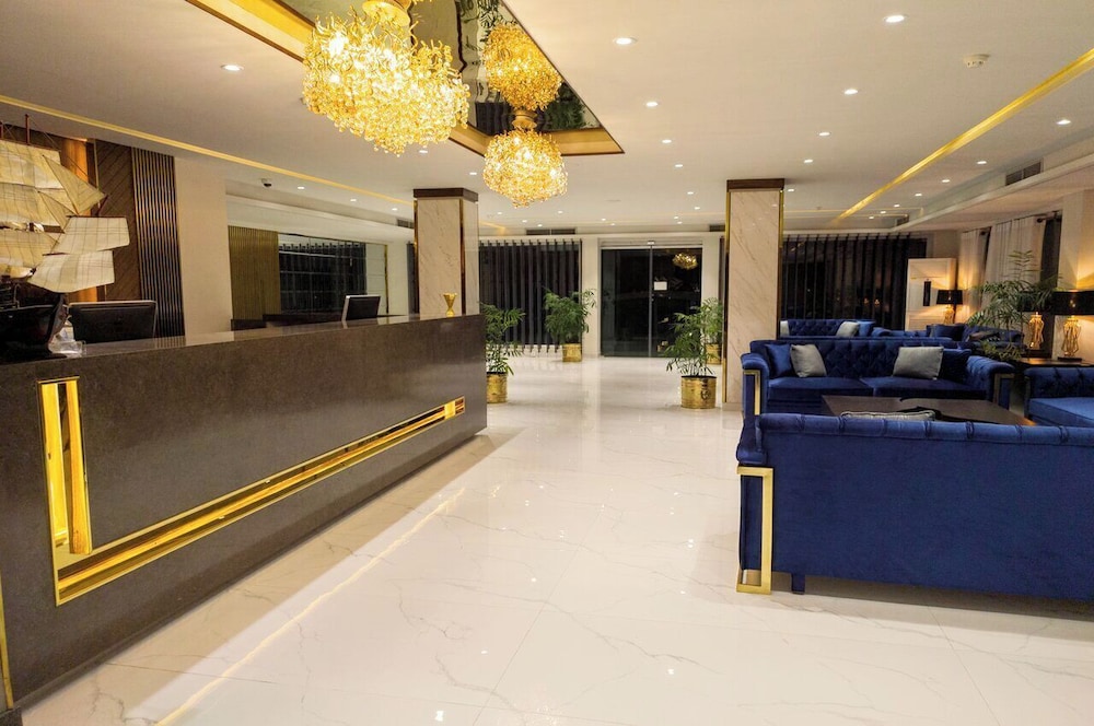 ENVOY CONTINENTAL HOTEL 5/50