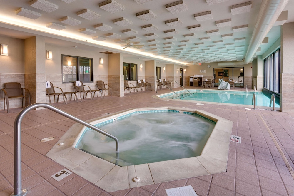 Drury Inn Suites Kansas City Overland Park 25/49