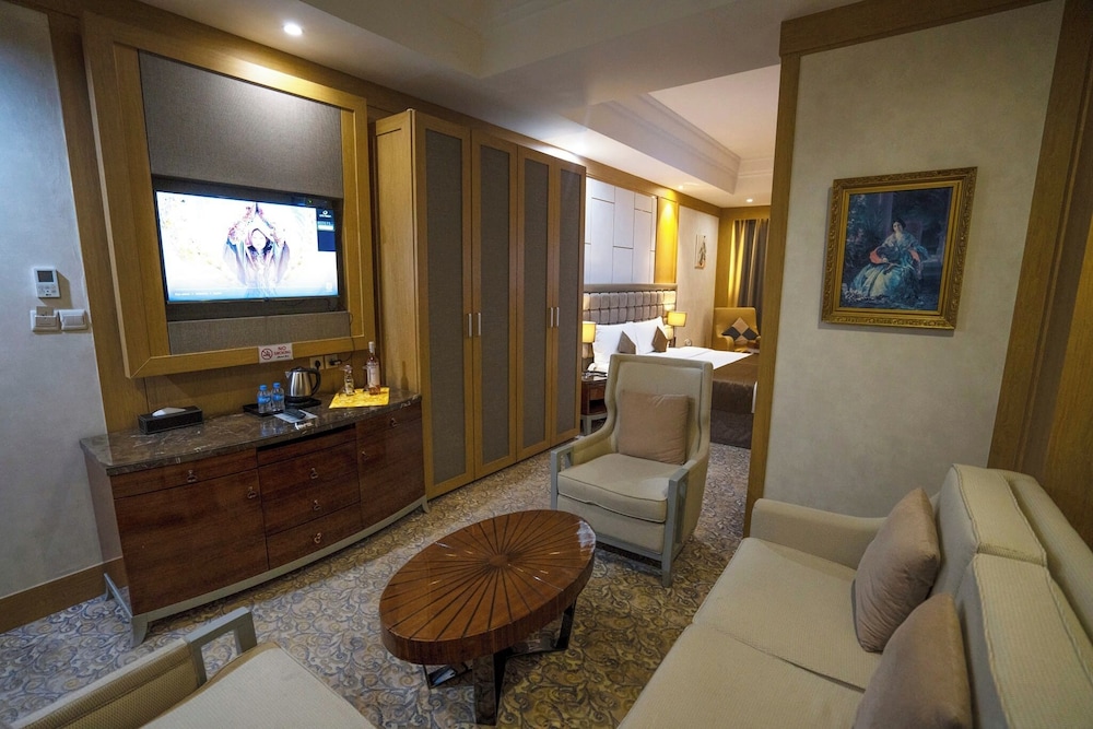 Royal Mountain Hotel 38/50