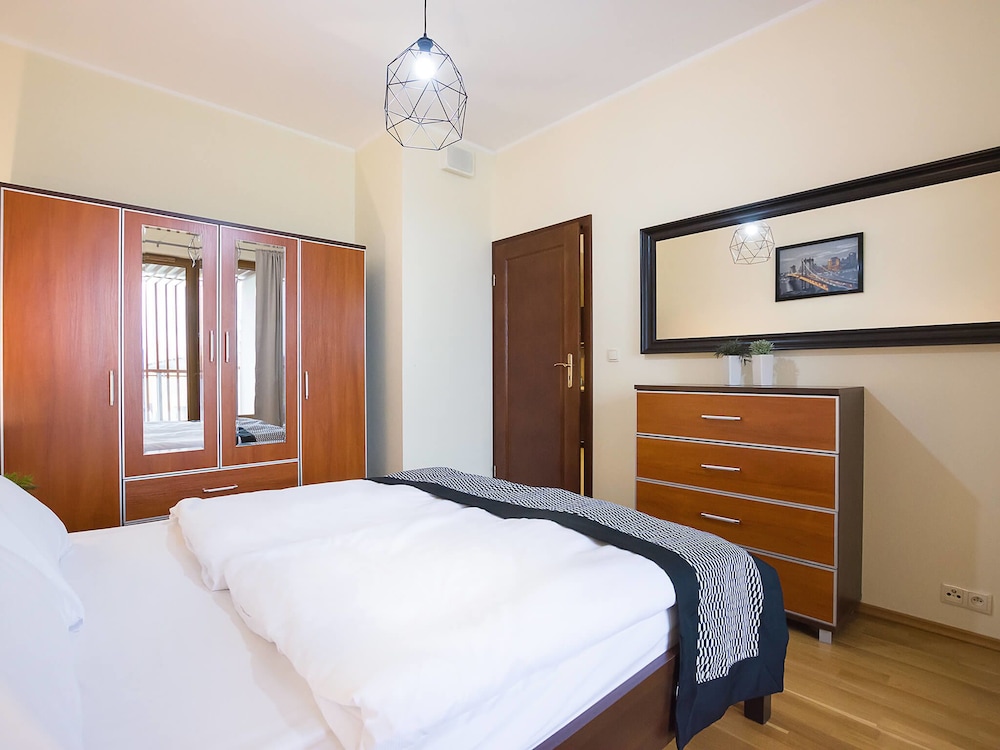 1 BEDROOM, APARTMENT