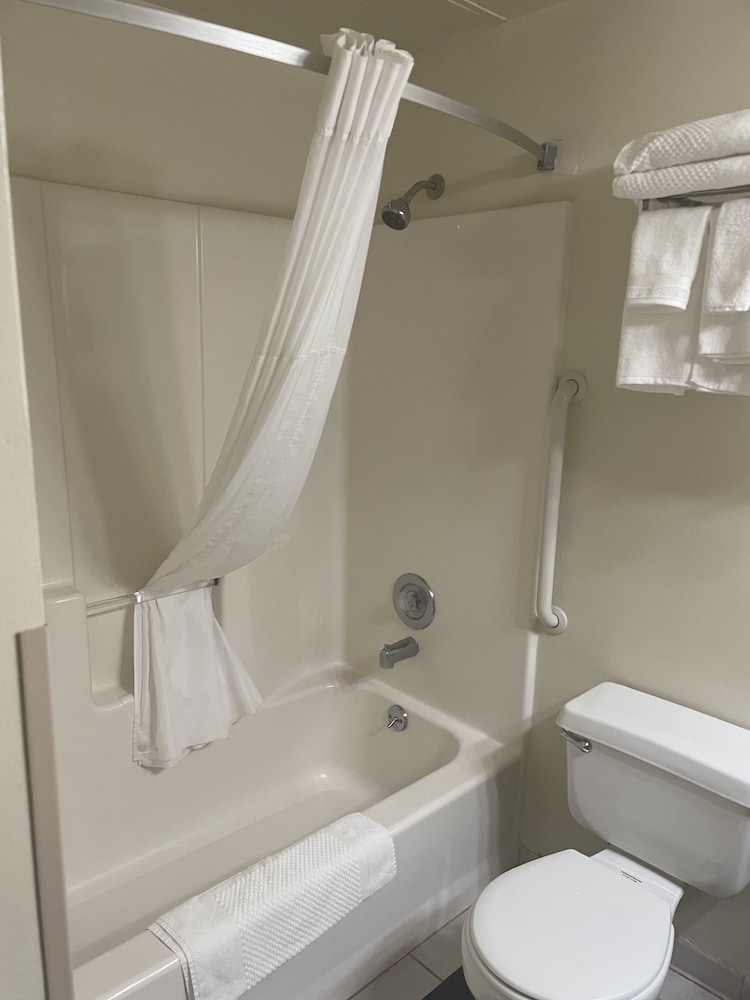 Quality Inn & Suites Longview Kelso 42/44