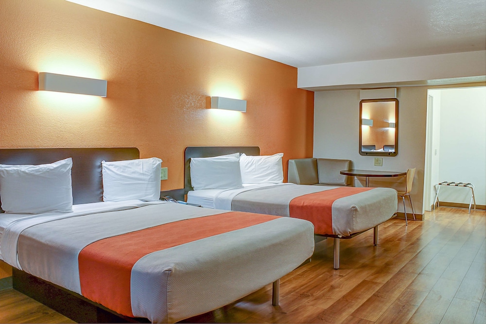 Motel6 Bishop, CA 6/33
