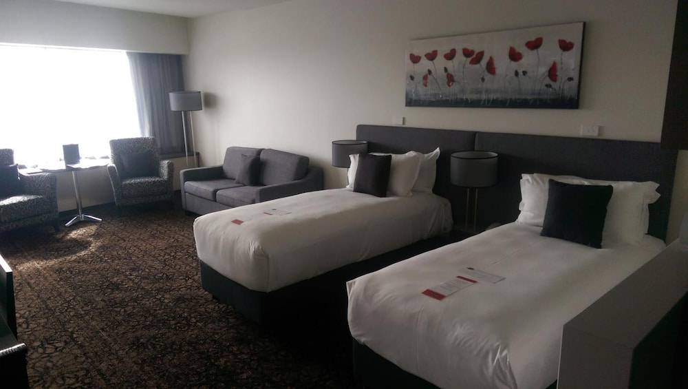 CALAMVALE HOTEL SUITES AND CONFERENCE CENTRE 13/44
