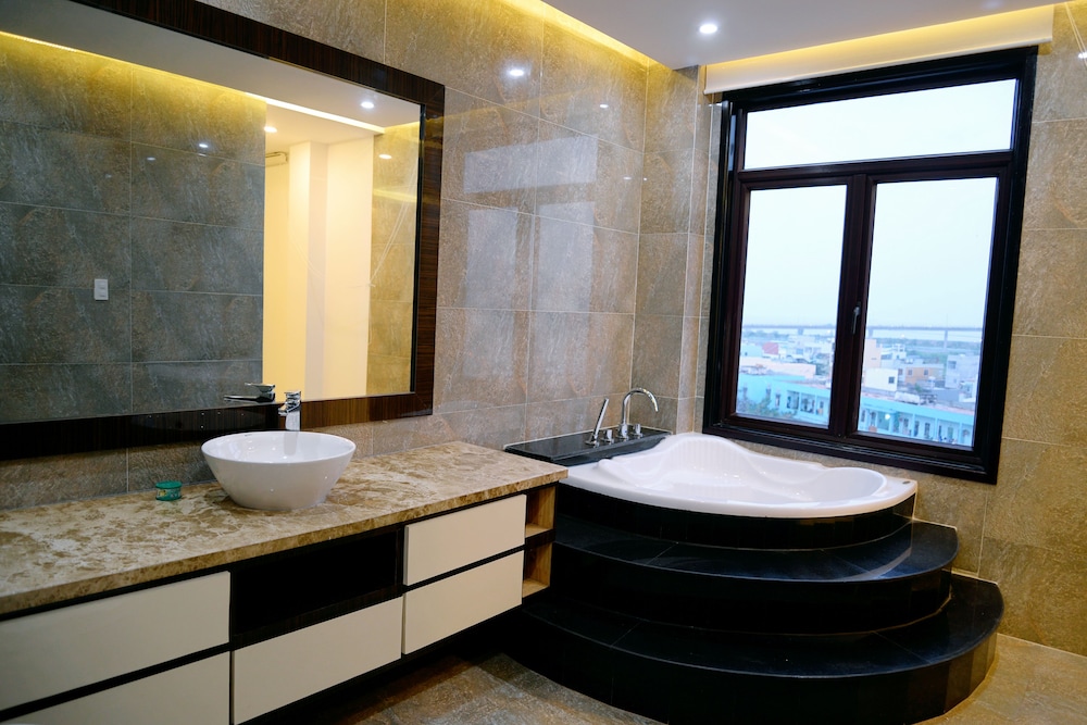 Night Sky Hotel 28/51