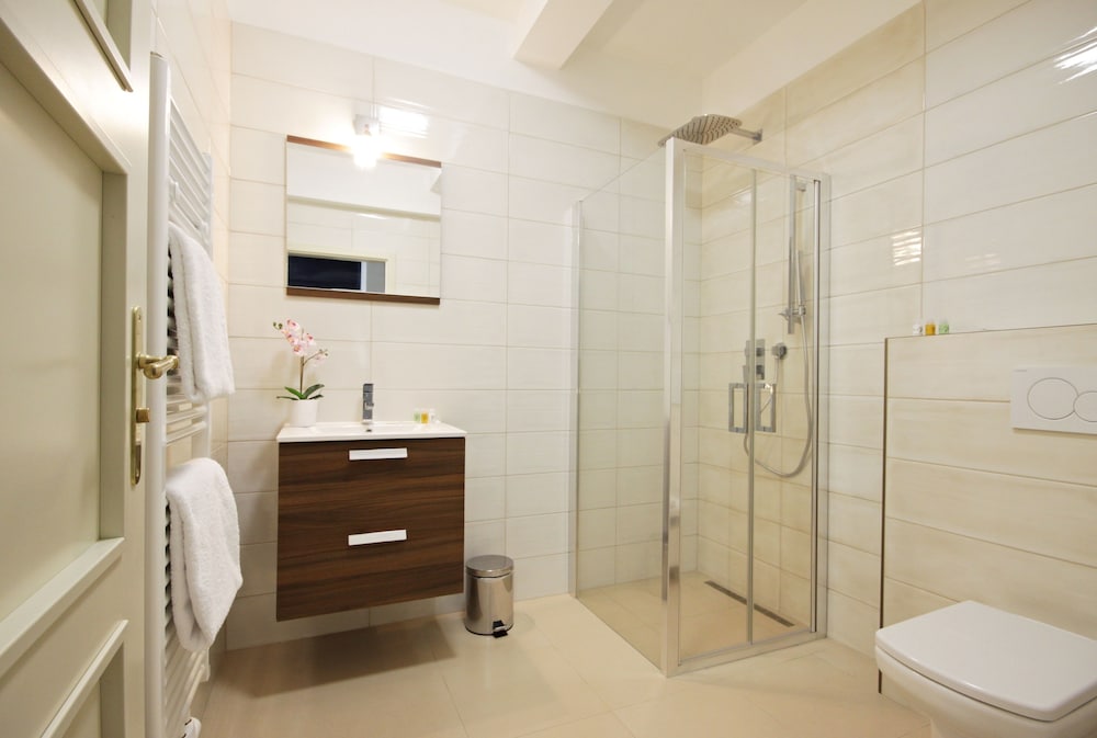 Alveo Suites 38/45