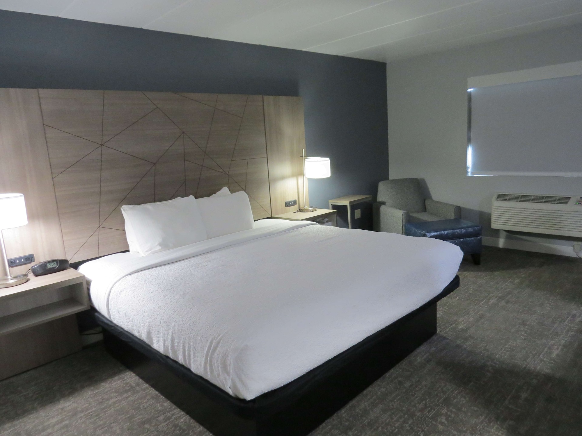 STANDARD, KING BED