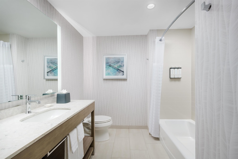 Hyatt Place Panama City Beach 47/49