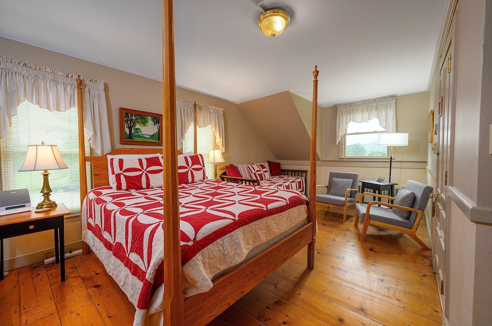 Brass Lantern Inn 15/50
