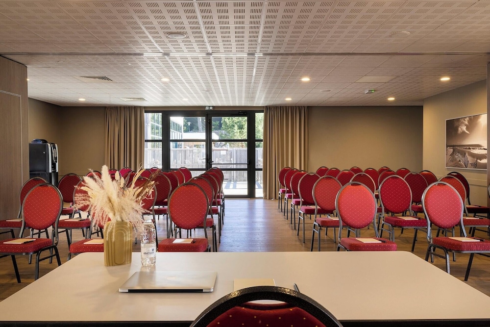 Domaine du Ferret Restaurant & Spa by Germain Collection 75/83