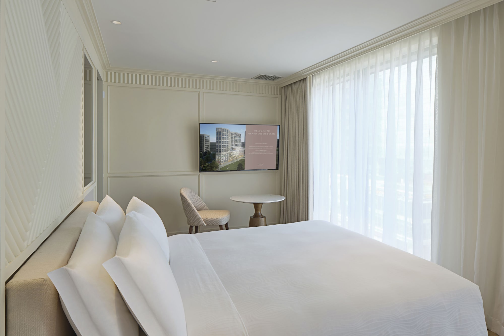 KIDS, SUITE, TWIN BEDS, CITY VIEW