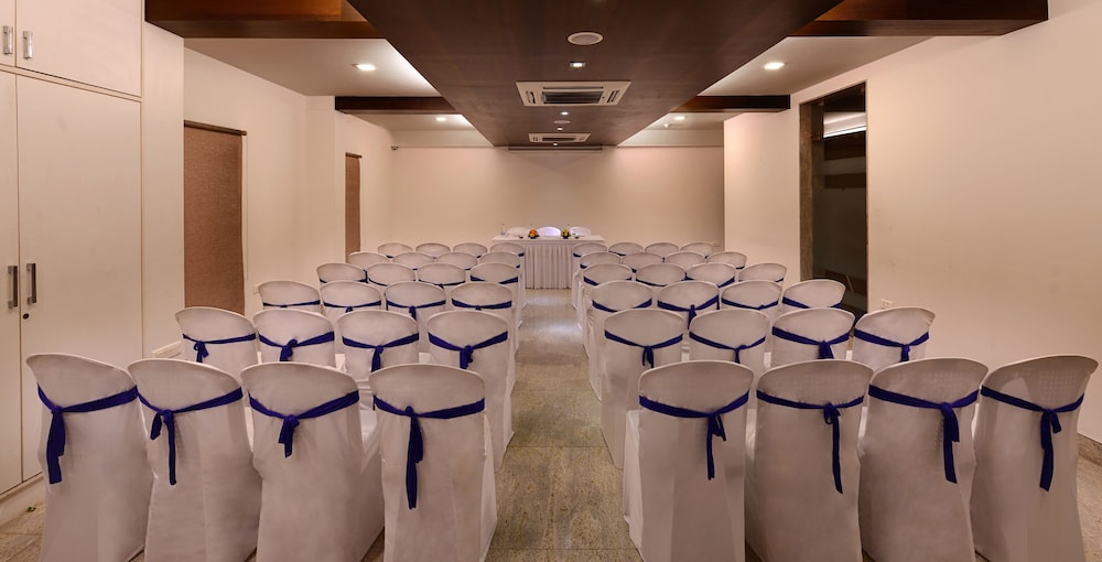 Dwarikadish Lords Eco Inn Dwarika 38/49