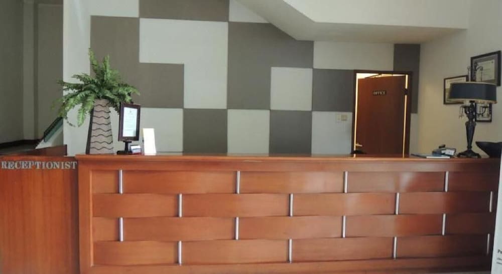 N Hotel 17/44