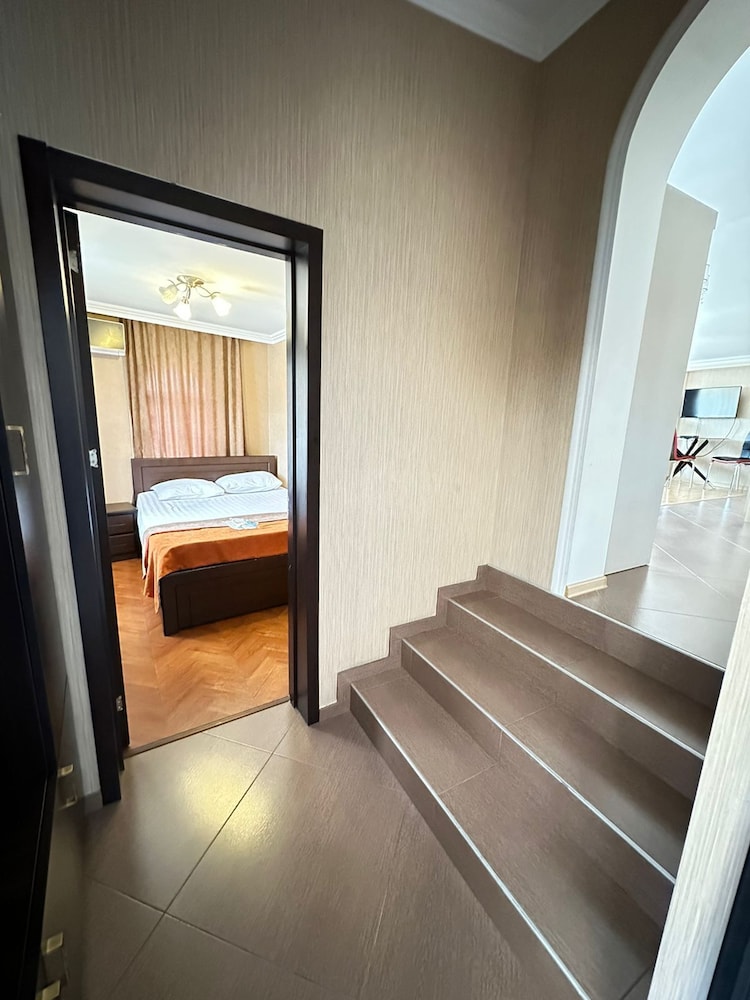Piano Hotel 26/51
