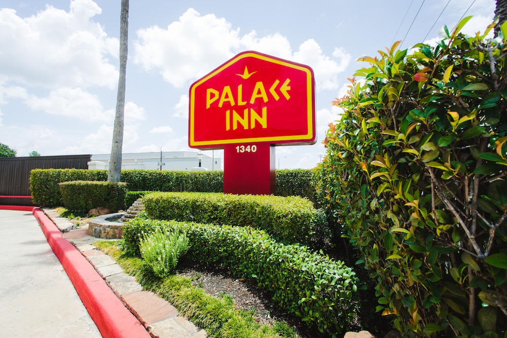 Palace Inn 1-10 West & Beltway 8 21/23