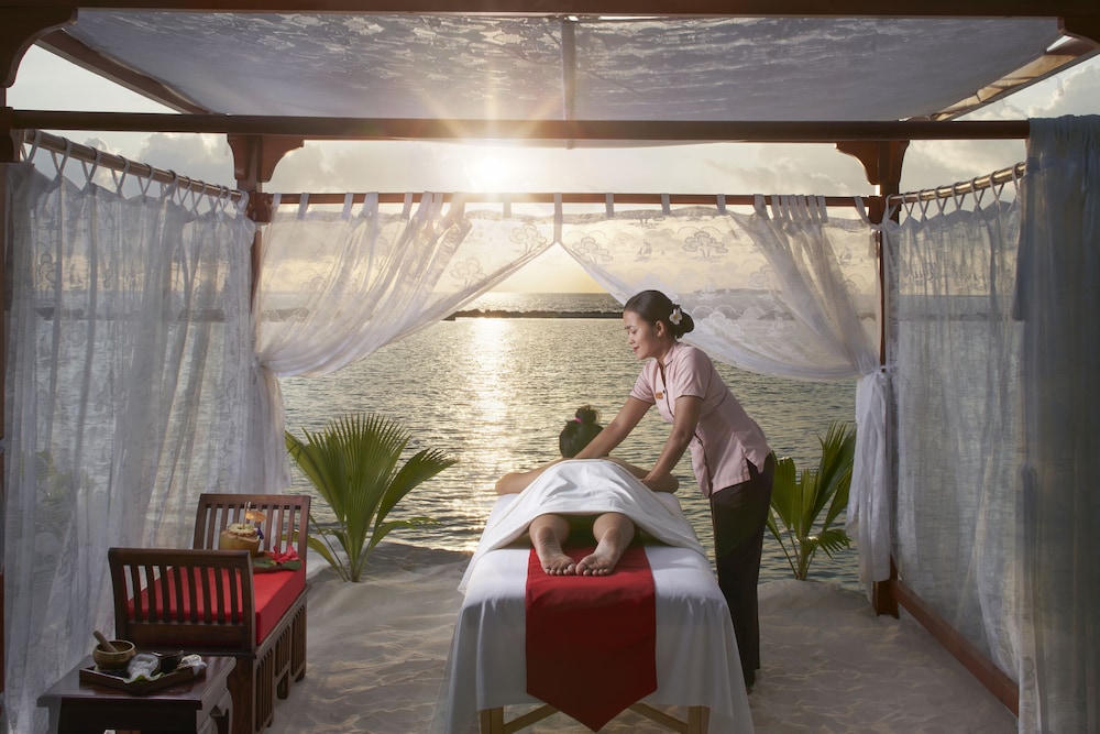 Royal Island Resort and Spa 53/78