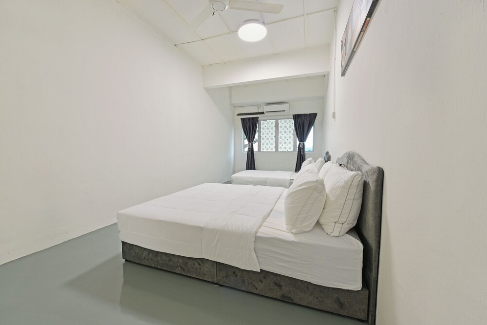 Hotel O S Homestay 18/29