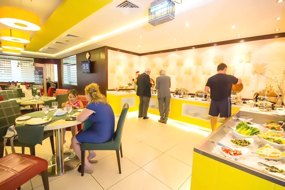 restaurant cafeteria