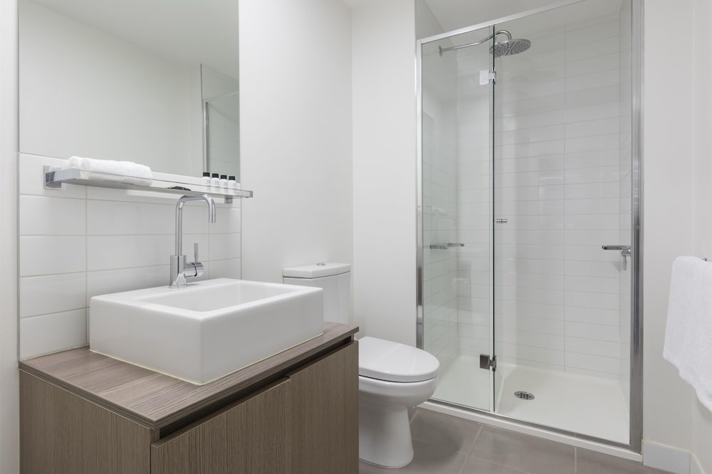 Oaks Melbourne on William Suites 50/50