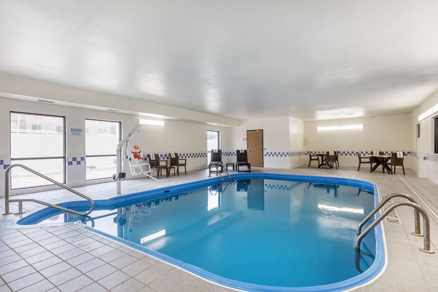 swimming pool spa